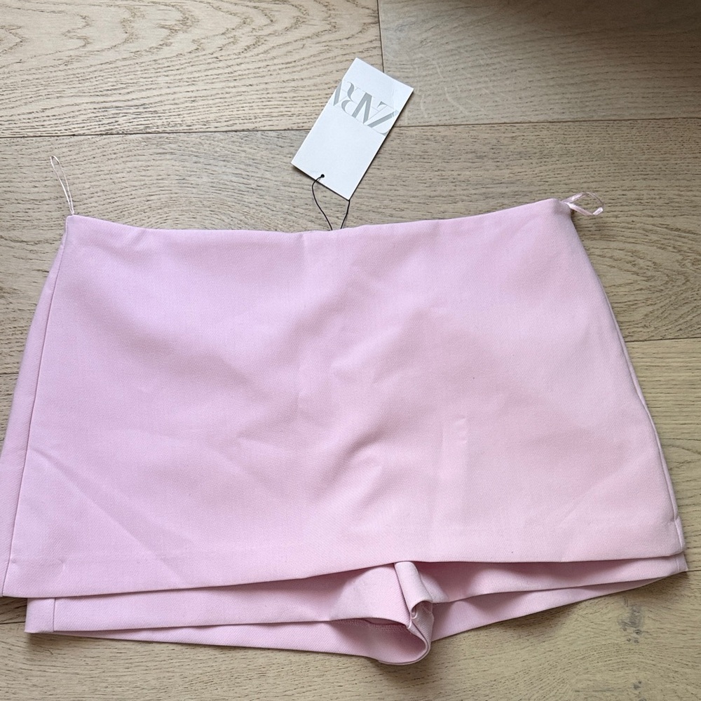 Zara Women's Light Pink Skorts
